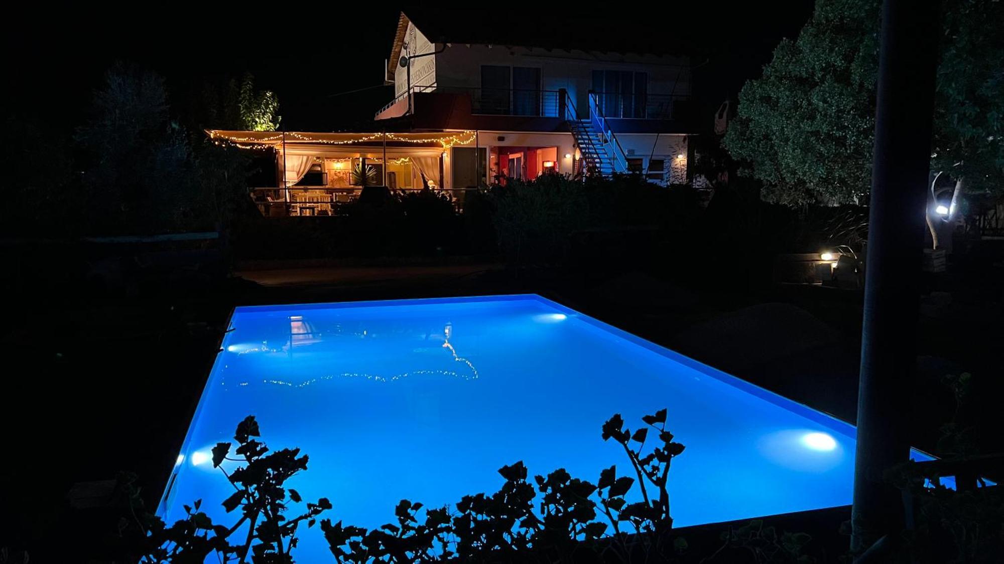 Arion Stables & Apartments Hersonissos  Exterior photo